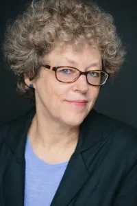 Leslie Kean headshot